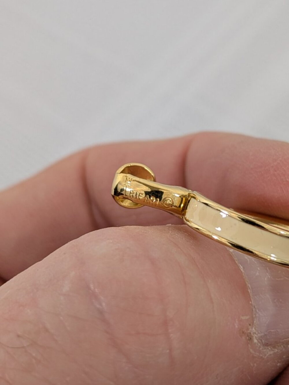 Vintage Crown Trifari Clip-on Hoop Earrings - Gold Metal with Cream Enamel Band - Picture 6 of 6